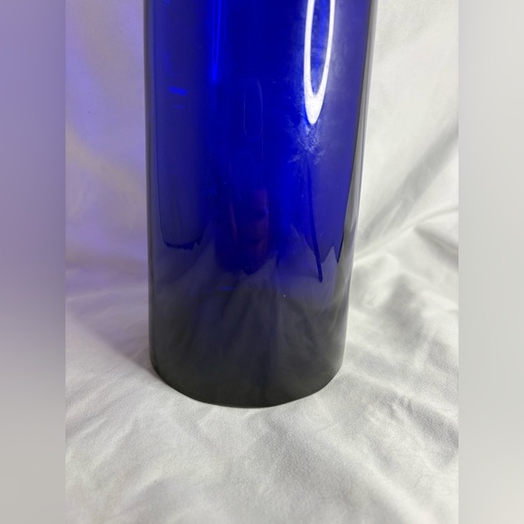 Large tall, cobalt blue glass vase - Picture 4 of 5